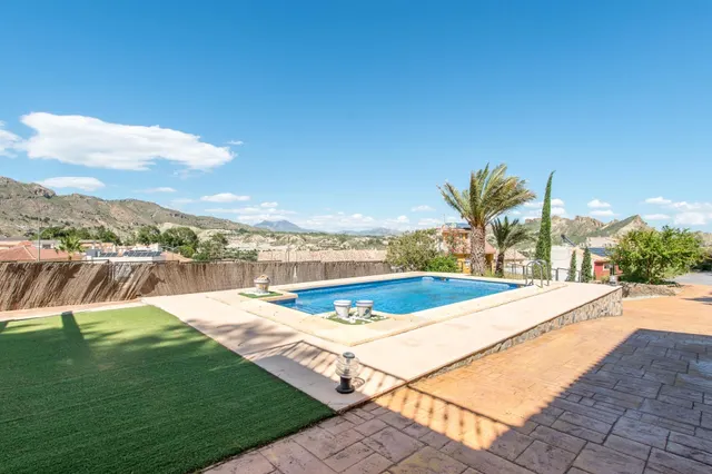Espectacular finca con dos viviendas en mas de 3.000 m2 de t