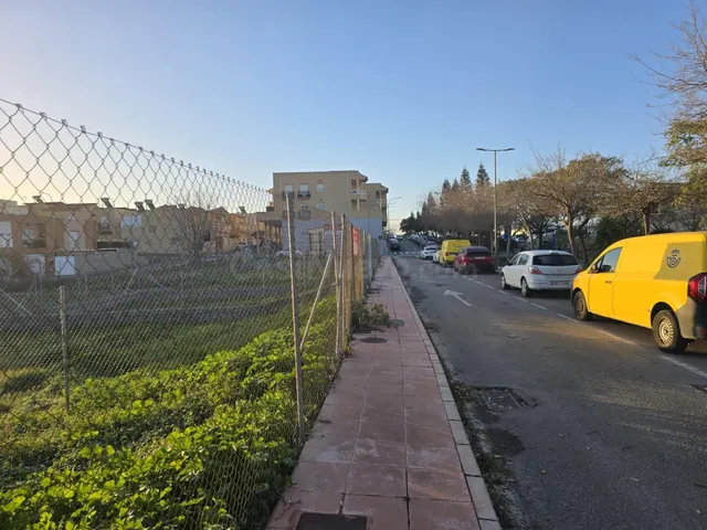 Parcela urbana con 328 m2 edificables en Huércal de Almería  - foto 3
