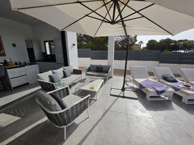Villa moderna con piscina privada y vistas al mar en Vallgornera — 14