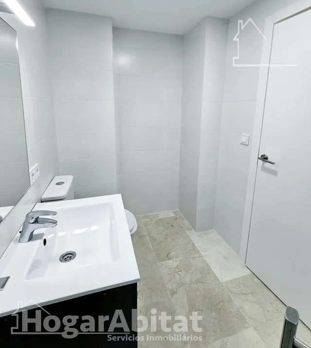 ¡Preciosas vistas al mar! Reformado en residencial con piscina y balcón — 22