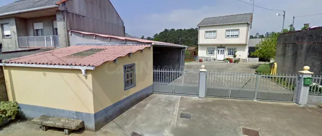 Impresionante Casa de Dos Plantas con Amplio Terreno en Frei - foto 3