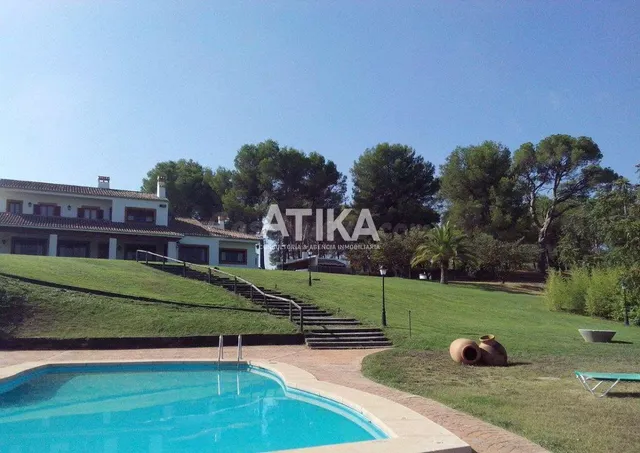 FINCA EN ALQUILER CON PISCINA Y JARDÍN. - foto 4