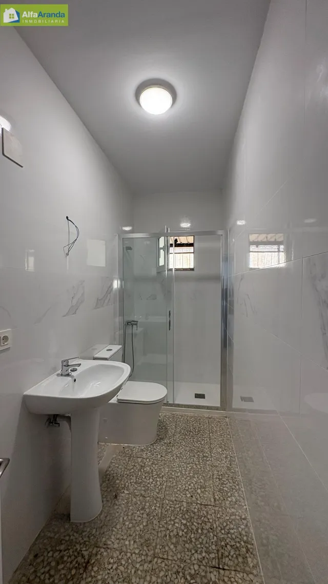 Casa chalet reformada en alquiler 4 dormitorios — 6