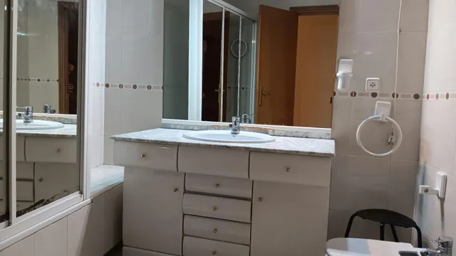 Piso de 3 dormitorios con garaje y trastero — 17
