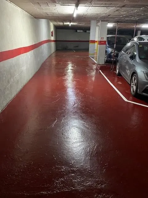 Parking en Av. Generalitat 26 (coche mediano o pequeño) — 15