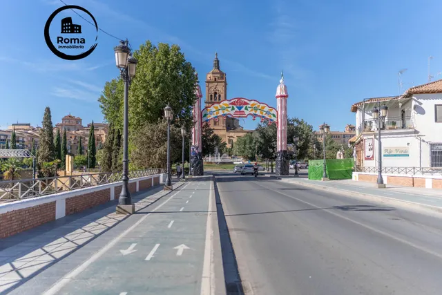 SEDUCTOR LOCAL ESQUINADO EN PLENO CENTRO DE GUADIX!!!!!!!!!!!!!!! — 29