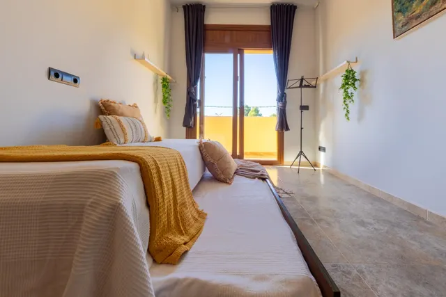 Espectacular Chalet en Mont-Roig del Camp con Piscina y Amplio Jardín — 23