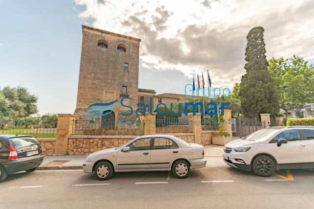 BAR DELANTE DE LA TORRE VELLA DE SALOU — 19
