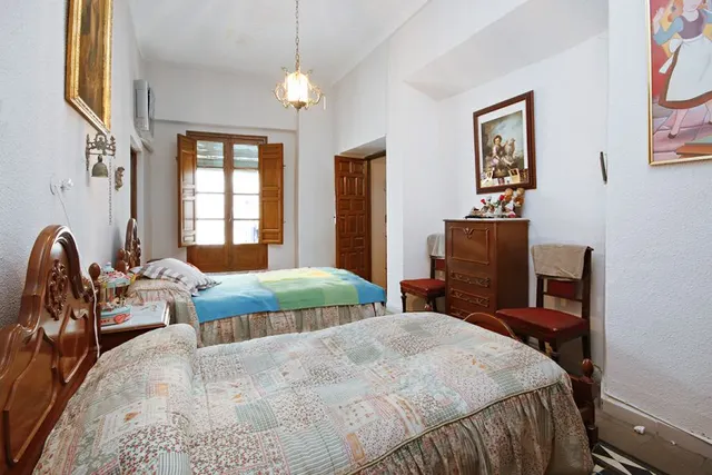 Calle Arriola junto San Juan de Dios — 44