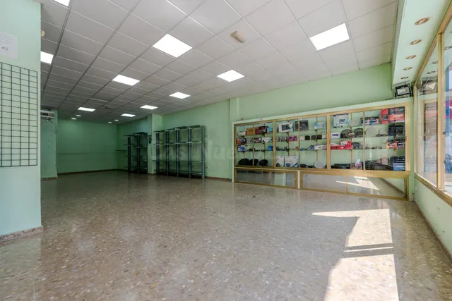 LOCAL COMERCIAL CENTRICO EN DOS HERMANAS - foto 2