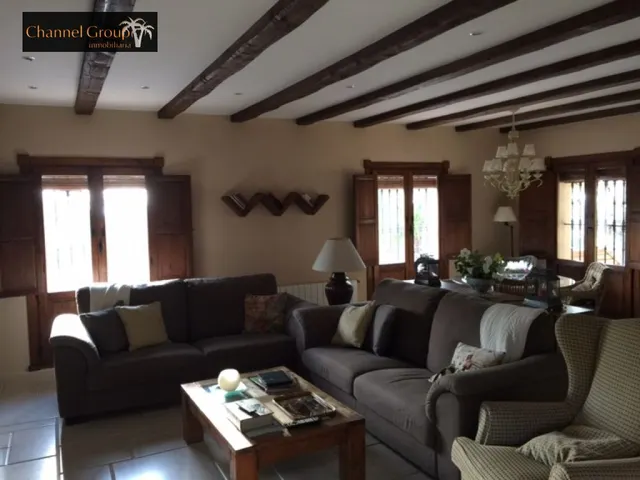 SE VENDE MAGNIFICO CHALET NOVELDA — 6