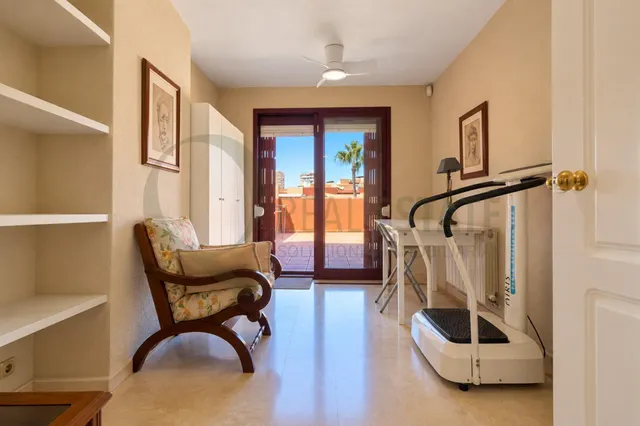 Chalet adosado con terrazas en Cabo de las Huertas, a pocos pasos del mar — 30