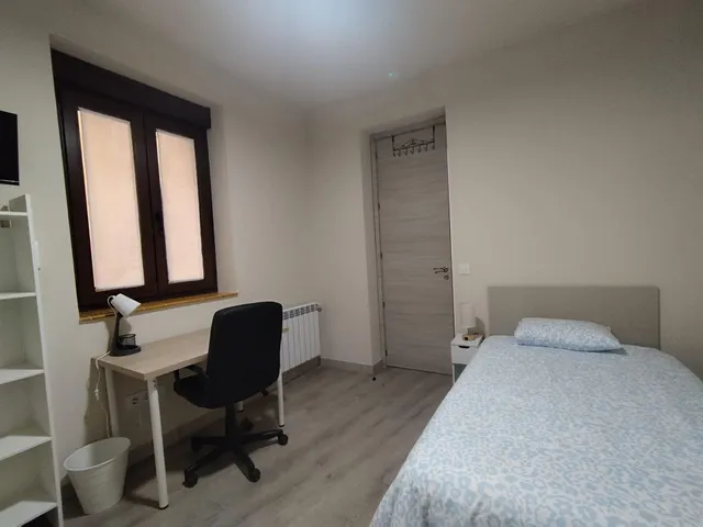 Habitación RC Magistral equipada con baño propio — 7