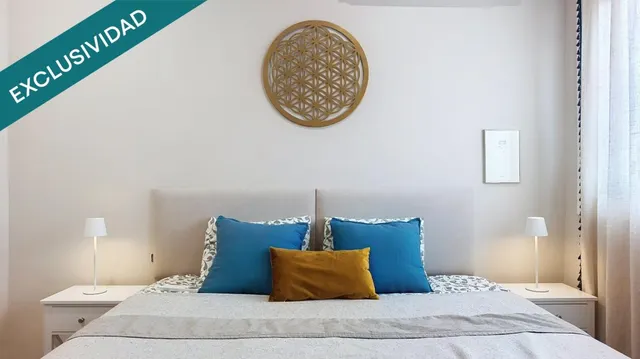 Ático reformado con terraza de 20 m², sol y vistas despejadas en La Sagrera — 8