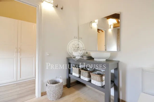 Casa señorial reformada en Llinars del Vallés — 37