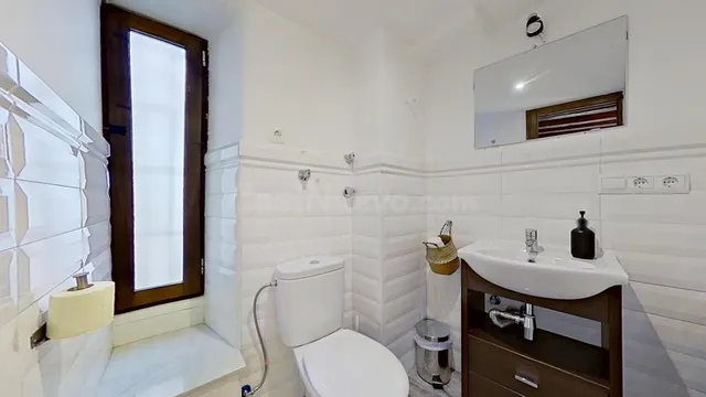 Edificio turístico con cambio de uso a Hostal — 31