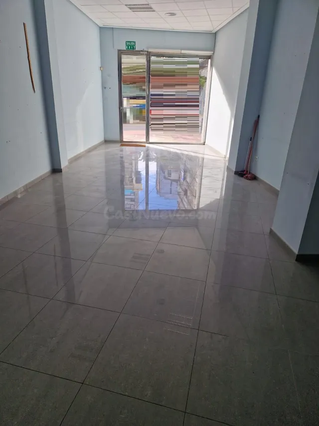 VENTA DE LOCAL COMERCIAL EN PLAZA PRECIOSA, EN MURCIA - foto 2