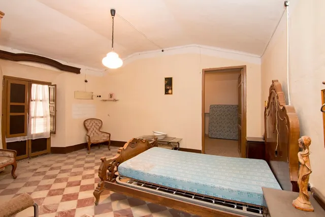 Escpecatcular Casa- Edficicio en el Centro de Baza — 35