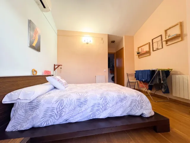 ¡Fantástica casa de tres plantas en el centro del pueblo! — 23