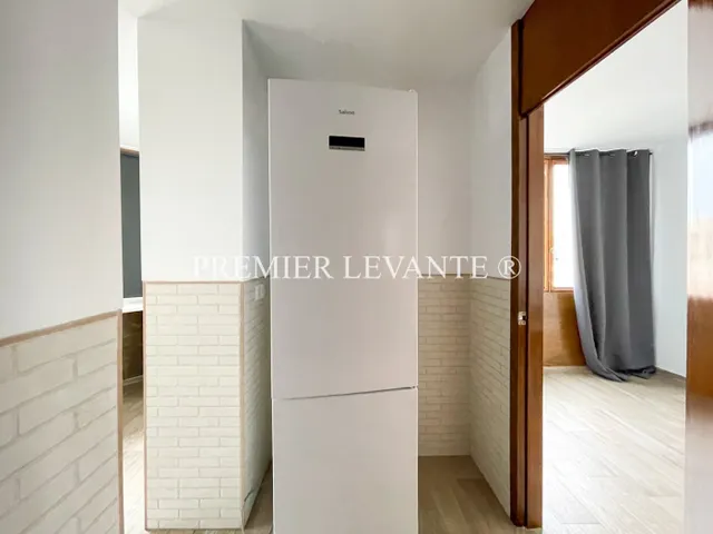 Vivienda en Centro, 4 hab y 2 baños, reformada, con ascensor. — 10