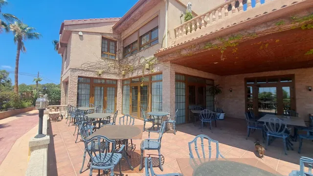 RESTAURANTE EN CABO ROIG. CON 871 M2. — 35