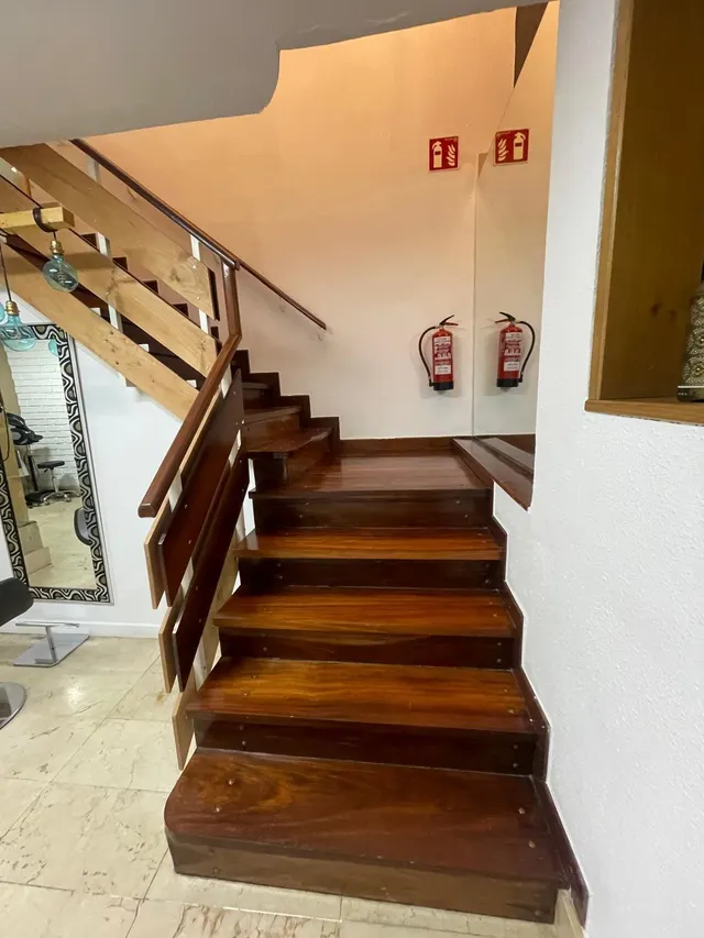 SE VENDE LOCAL CON INQUILINOS EN EL CENTRO — 11