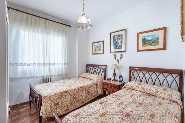 PISO EN PEDRO ANTONIO DE ALARCON — 12