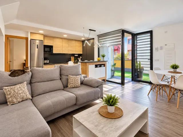Planta baja esquinera con jardín en Sant Julià de Lòria — 6
