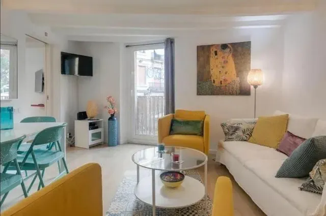 PISO EN VENTA EN EL GÒTIC — 2