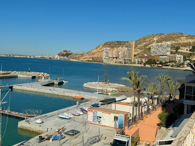Apartamento 3 habitaciones 90m² en alquiler - Cabo de las huertas — 43