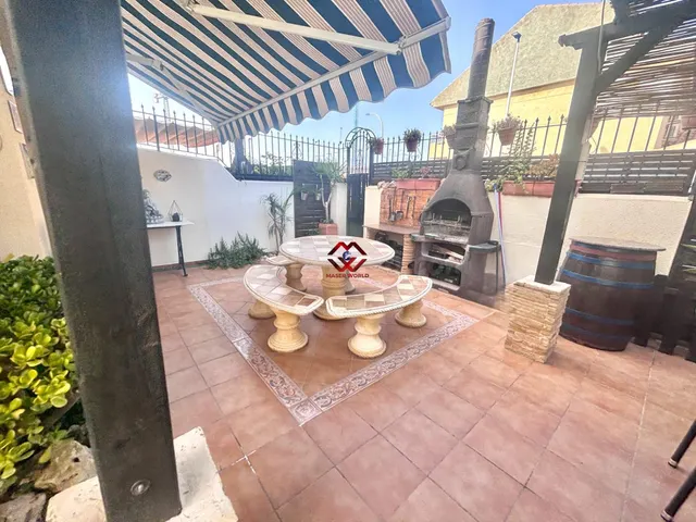 Chalet pareado con gran parcela y piscina privada en Santiag - foto 3