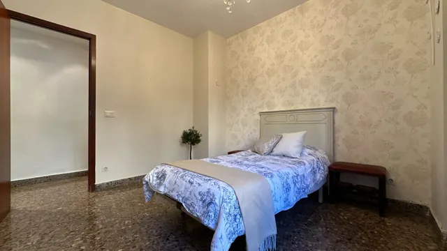 Exclusiva vivienda de 4 dormitorios con amplia plaza de garaje en pleno centro de Zaragoza — 21