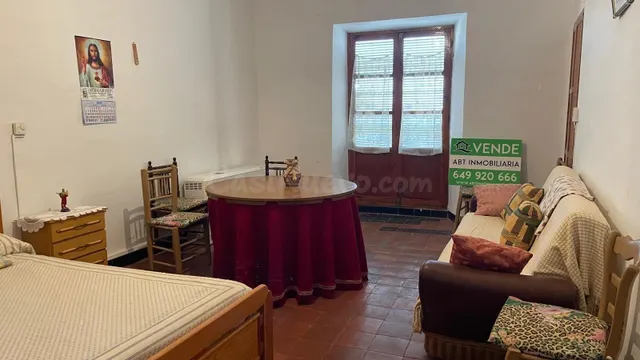 Casa en venta en Iniesta, Cuenca - foto 2