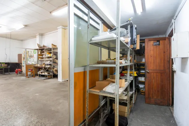 Oportunidad en Gandia: Amplio Local Comercial en Venta — 15