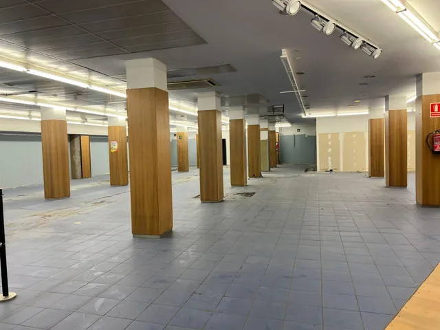 Amplio local comercial en el centro de Alcover. — 5