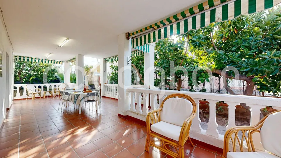 Luminoso y exclusivo chalet independiente en Almardà