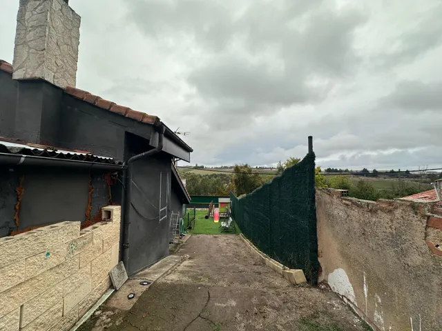 Vivienda unifamiliar reformada con jardín, terraza y garaje-taller en Paseo de los Pisones, Burgos — 37