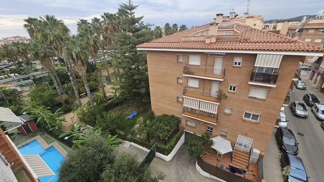 ÁTICO A LA VENTA EN EL CENTRO DE PINEDA DE MAR Y PISCINA COMUNITARIA — 17