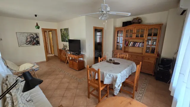 Chalet independiente con gran parcela, jardín y amplias zonas exteriores — 6