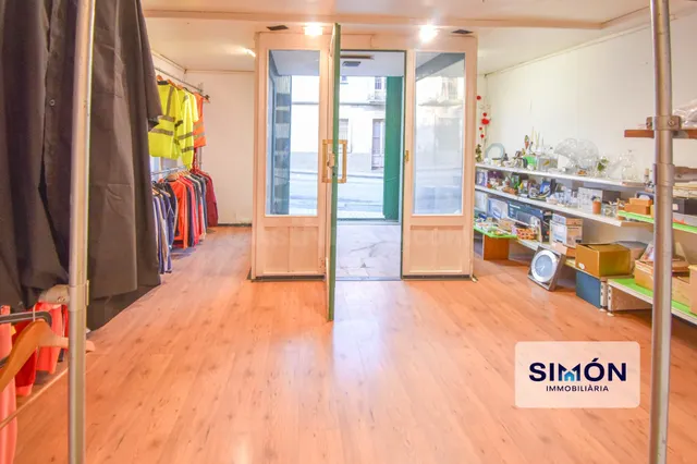 Magnífico local de 60m2 en Avinguda de la Pau de Calaf - foto 3