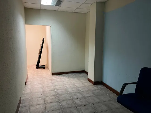 Local comercial 525m² en alquiler - Delicias — 10