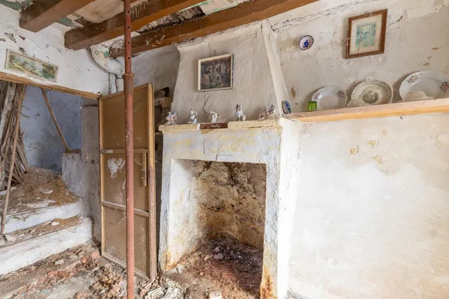 CASA PARA REFORMAR, MÁS TERRENO DE 250M2 — 11