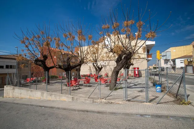 Excelente terreno urbano a tres calles — 2