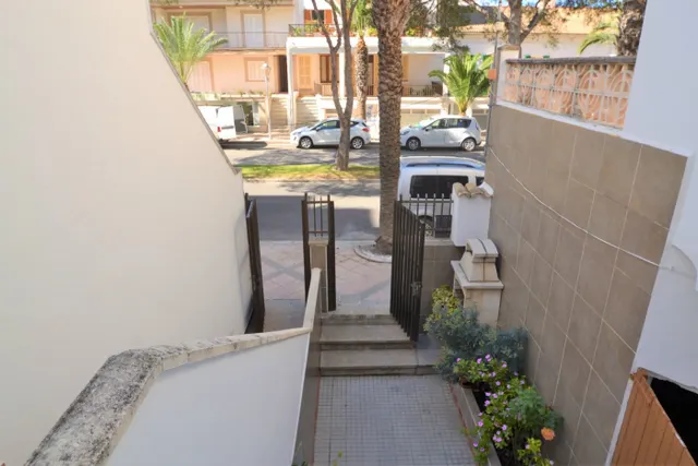 Casa de dos plantas en frente del mar — 22