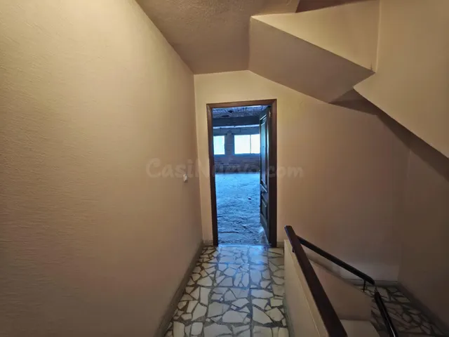 Dos locales para convertir en viviendas en Portanova, Ferrol - foto 2