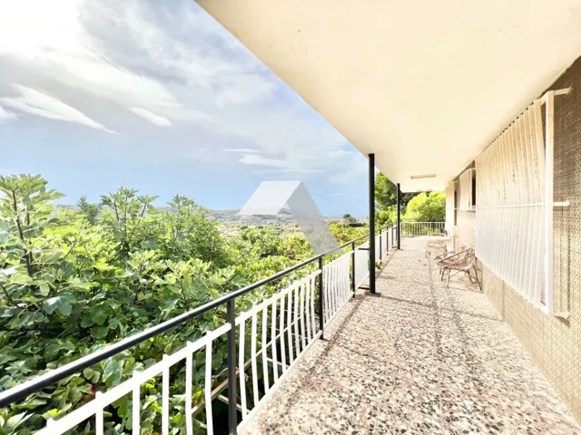 BONITO CHALET CON VISTAS A LA MONTAÑA — 16