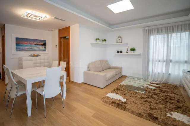 Se vende apartamento con vistas al mar, de 4 dormitorios y 3 - foto 5
