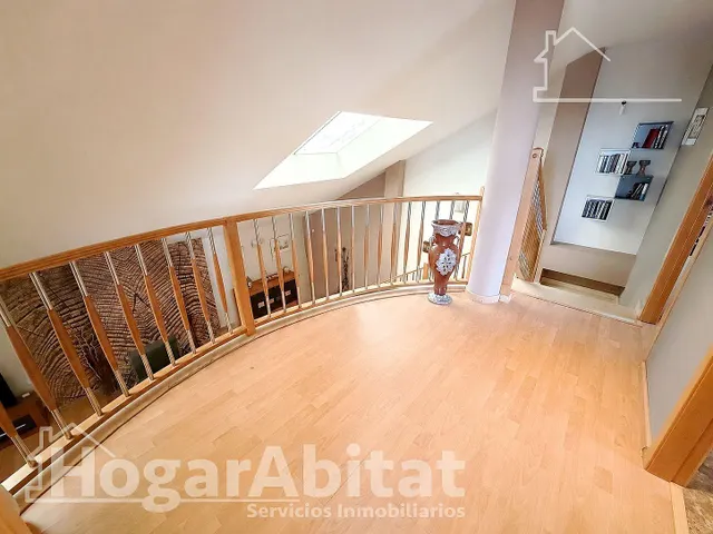 ¡encantador chalet! amplio y sofisticado con piscina, garaje y dos terrazas — 38