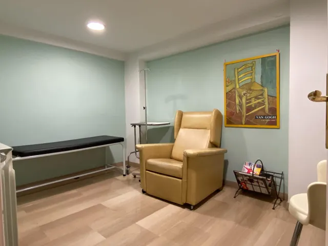 Clínica con licencia sanitaria en Avenida de Andalucía, RESIDENCIAL LAS ADORATRICES — 27