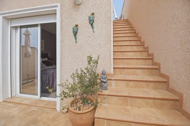 Adosado de 3 dormitorios con gran espacio exterior en Punta Prima — 27